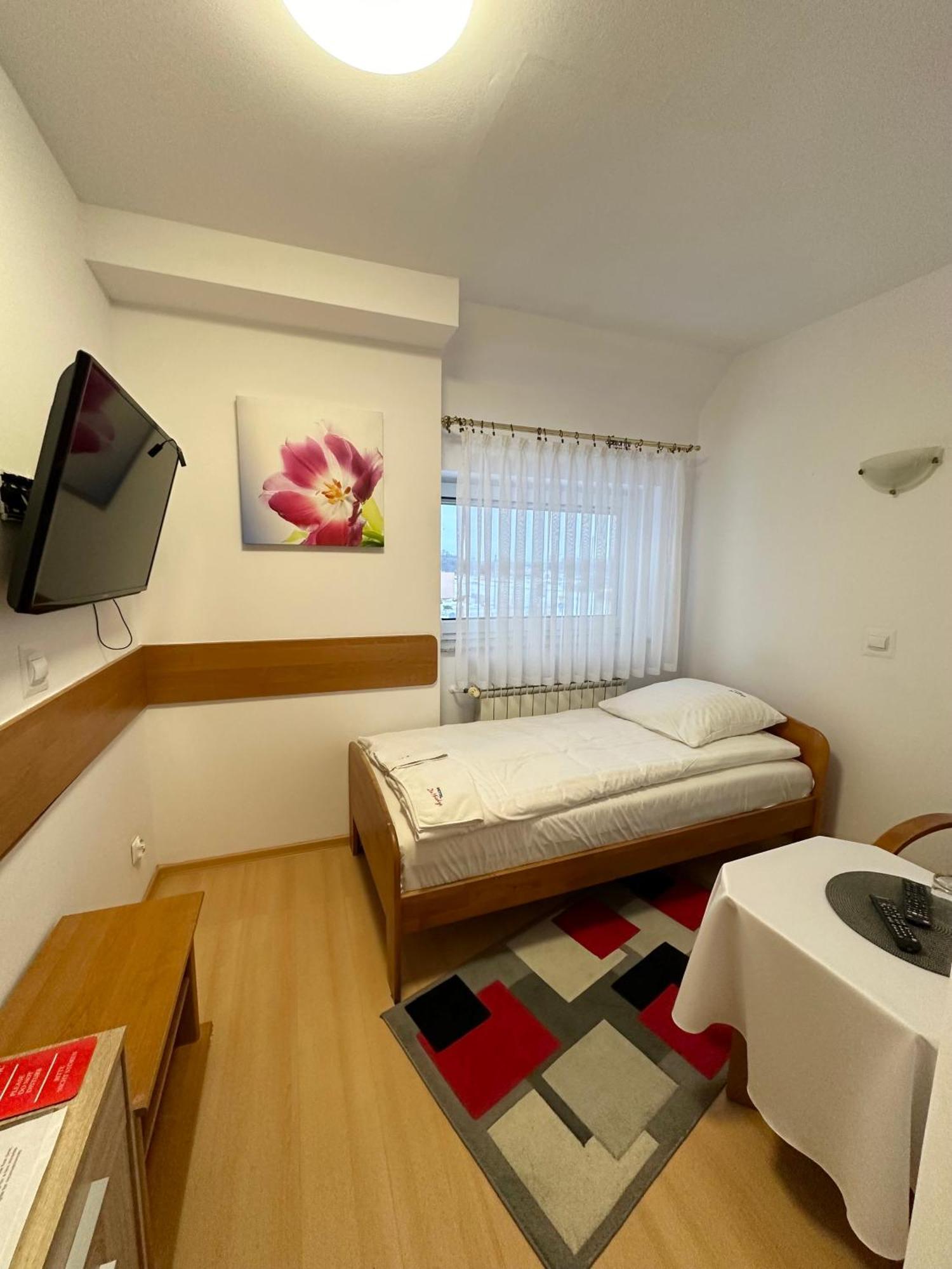 Motel Za Miedza Bralin Esterno foto