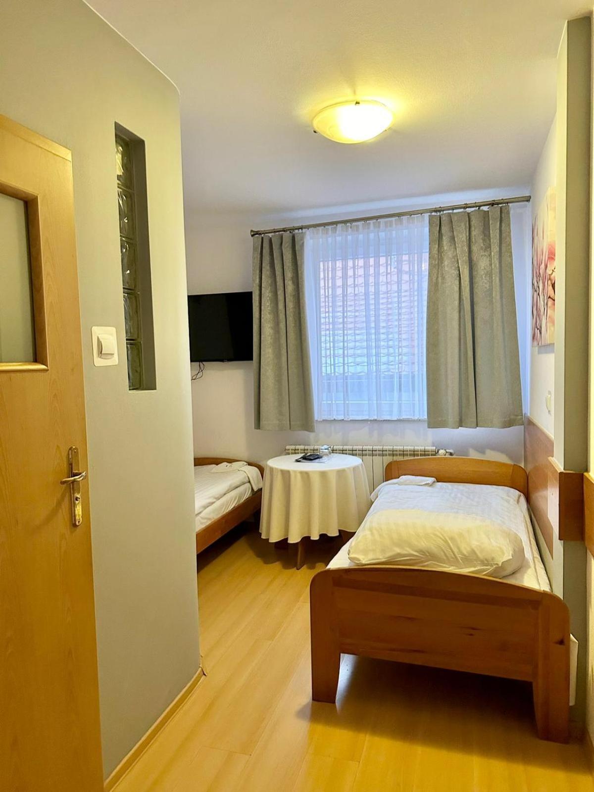 Motel Za Miedza Bralin Esterno foto