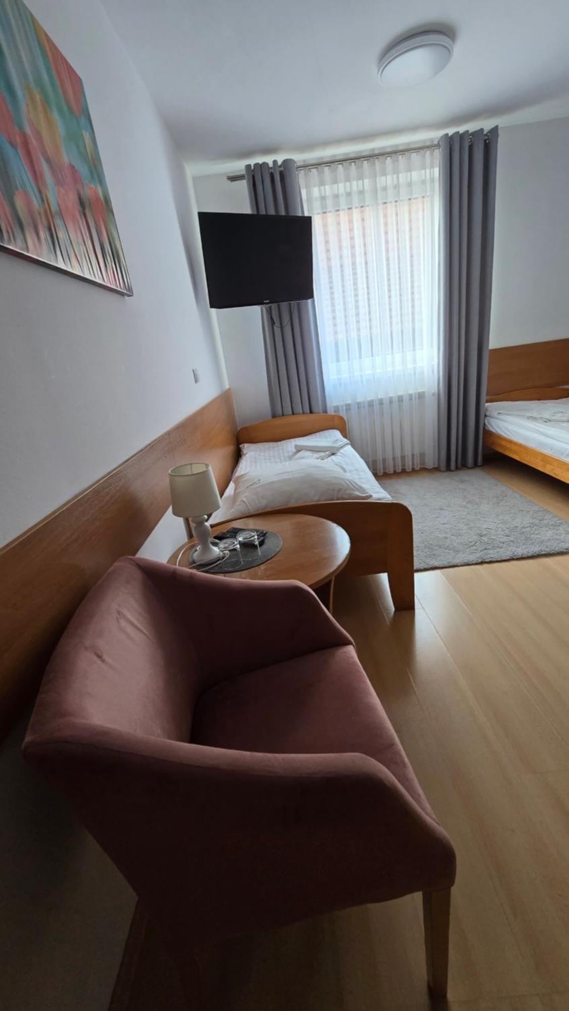 Motel Za Miedza Bralin Esterno foto